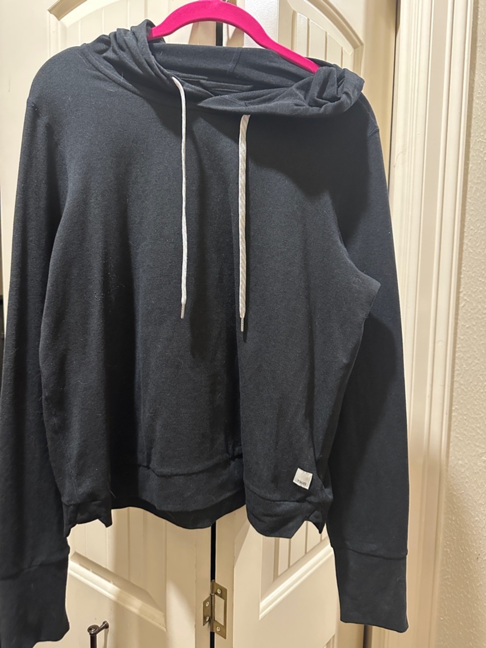 Vuori Cozy Black Hooded Sweatshirt with Drawstrings